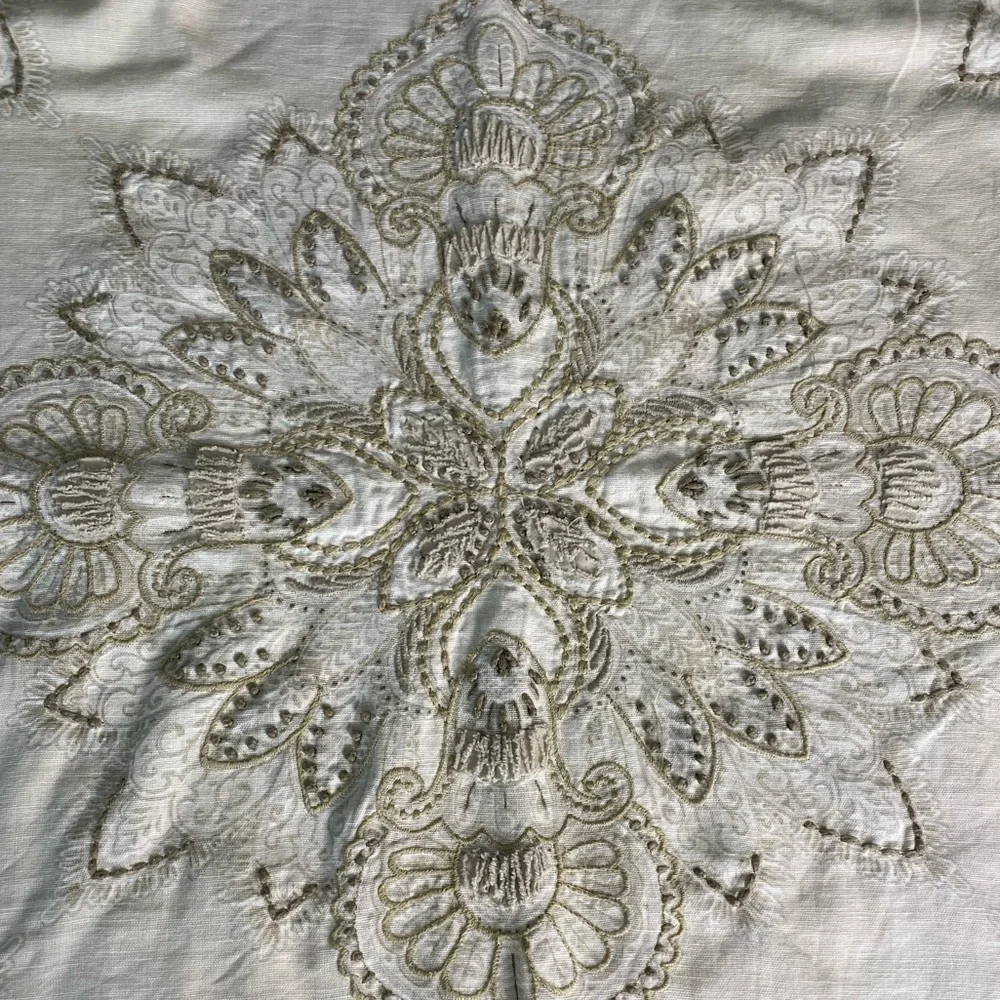Pottery Barn Holly Embroidered Medallion Pillow Cover Ivory Taupe Beige Neutral